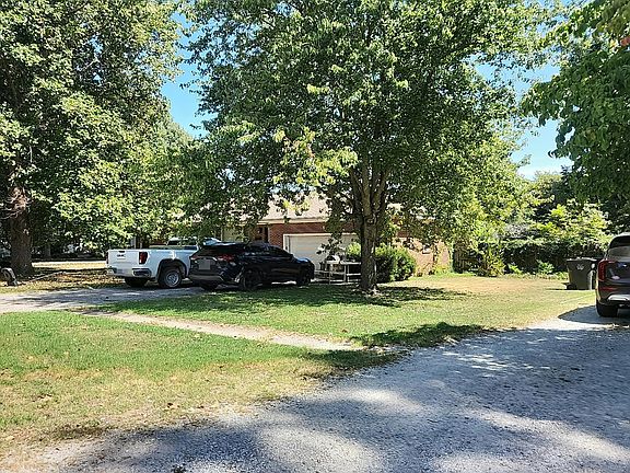 2nd image of 801 SW 5th St