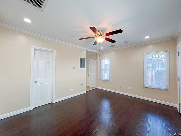 3rd image of 658-662 Junipero Ave