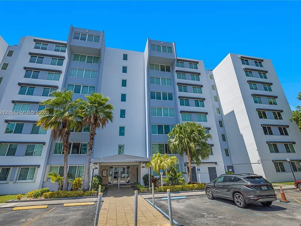 9125 SW 77th Ave #802