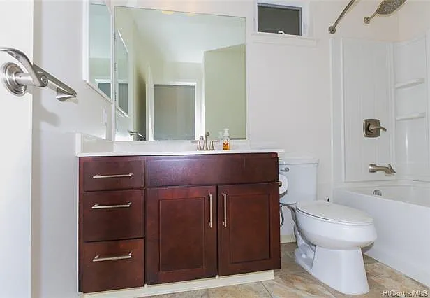 Full bath on 2nd floor