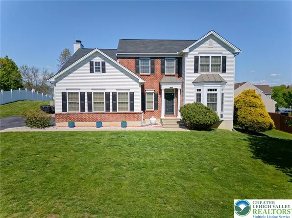 4217 Shadowstone Dr, Easton, PA 18040