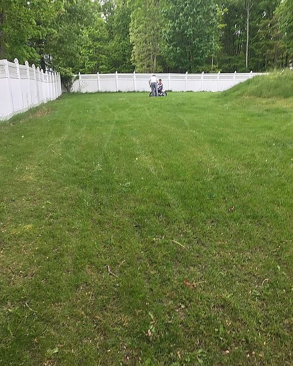 2nd image of 325 Pocono Blvd
