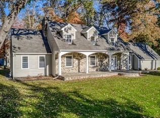 4 Iroquois Ave, Andover, MA 01810