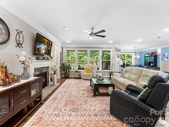 5th image of 1157 Curling Creek Dr