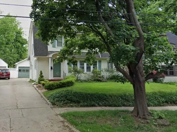 731 Edgemoor Ave, Kalamazoo, MI 49008