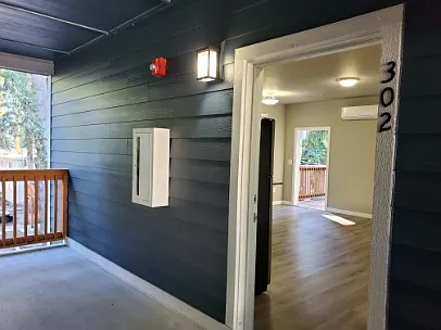 2 bed, 1.5 bath, 818 sqft, $1,655 — Photo 3