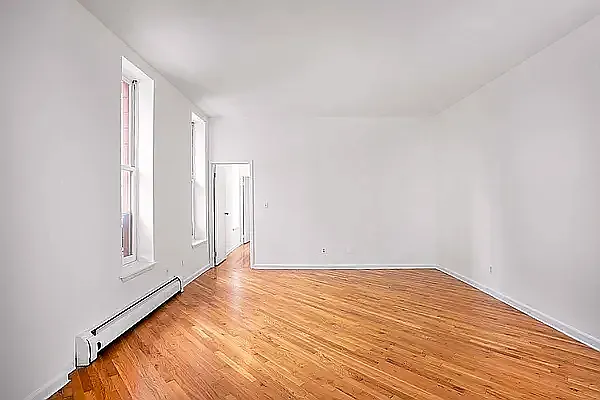 Rented by Waldstar Real Estate LLC | media 27