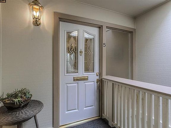4th image of 2601 Pine Knoll Dr Unit 5