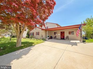 169 Crabtree Dr, Levittown, PA 19055