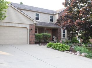 16416 Weatherfield Dr, Northville, MI 48168