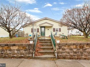 27 Hill St, Hanover, PA 17331