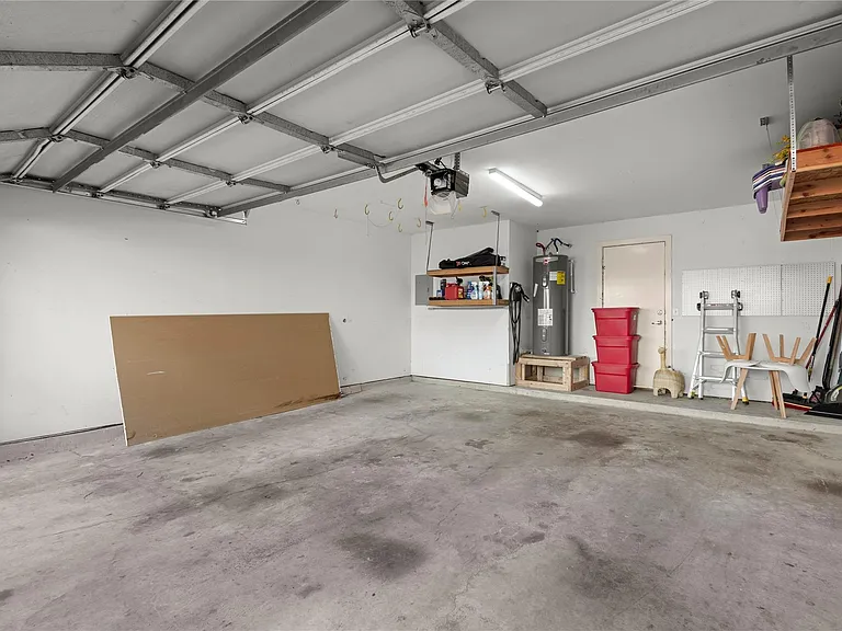 905 Saulnier St — Photo 15