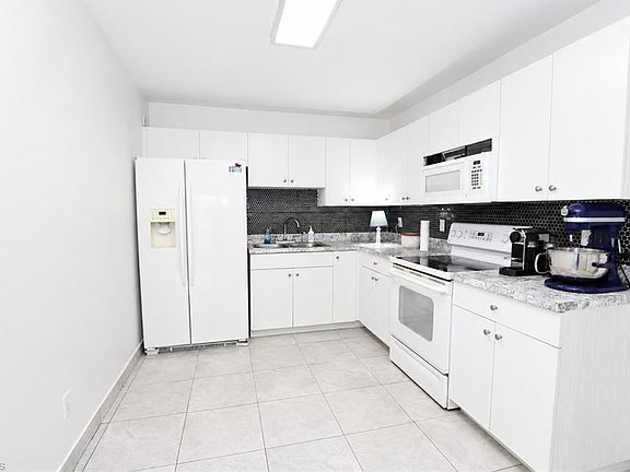 3rd image of 2800/2802 Hawalaska ST