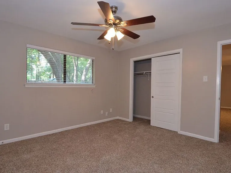 203 County Glen St — Photo 16