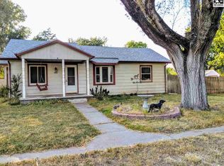 1401 N Hendricks St, Hutchinson, KS 67501