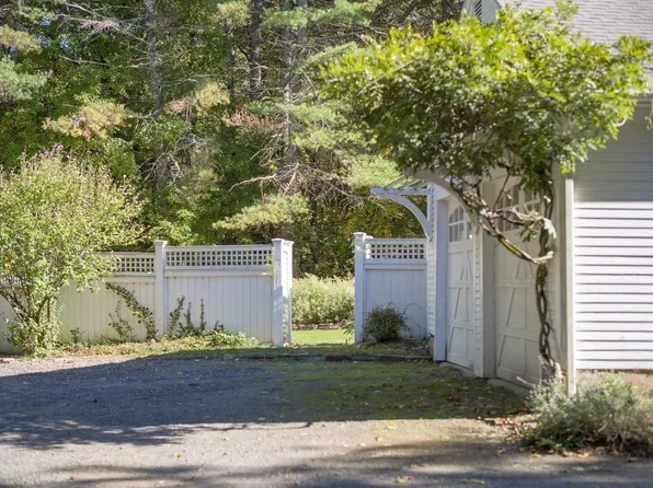 208 Dutton Rd, Sudbury, MA 01776