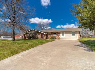 601 Lehigh Ave, Hartshorne, OK 74547