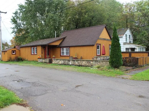 96 2nd St, Bolivar, NY 14715