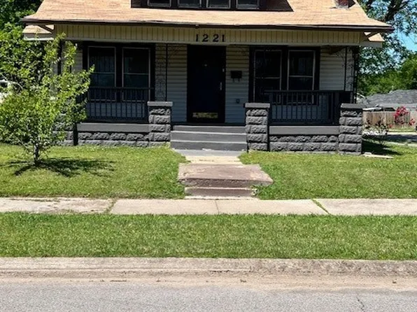 1221 N 14th St, Fort Smith, AR 72901