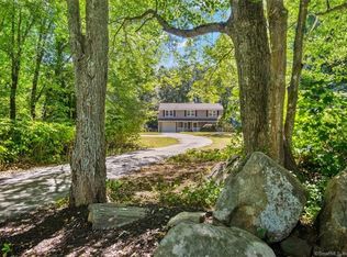 230 Essex Rd, Old Saybrook, CT 06475