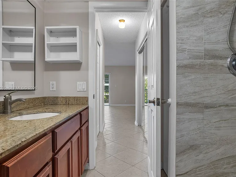 100 Lakeview Dr #201 — Photo 12