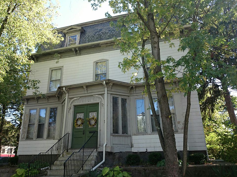 2nd image of 47 Van Winkle St