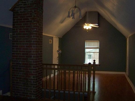 5th image of 3001 Olive St