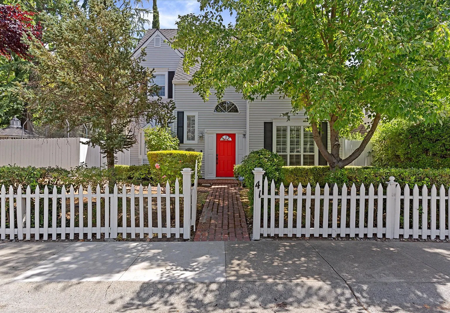 4 bed, 2006 sqft, $3,050 — Photo 1