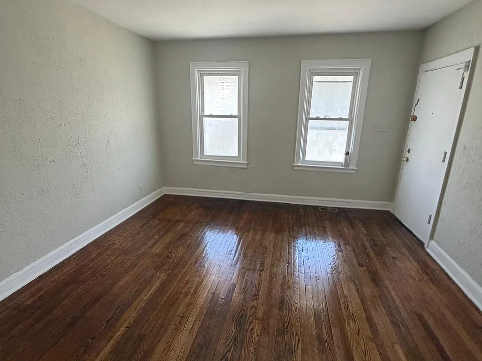 17 W Grant Ave #1L
