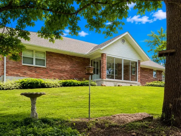240 E Austin St, Versailles, IN 47042
