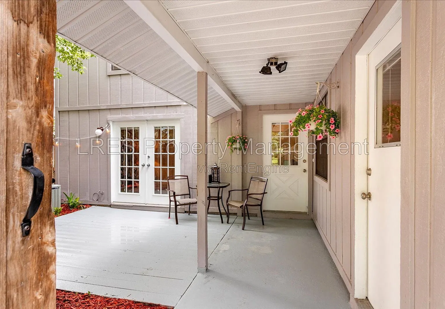 2 bed, 1.5 bath, 1329 sqft, $1,645 — Photo 3