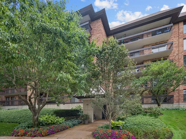 3851 Mission Hills Rd APT 109, Northbrook, IL 60062