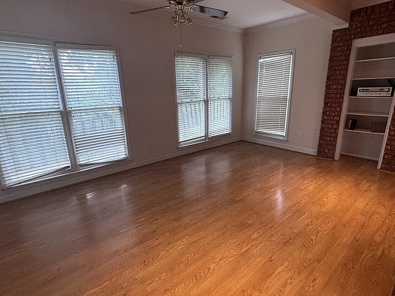 256 Crest Lake Dr — Photo 10