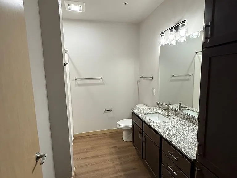 Mira Apartments — Photo 35