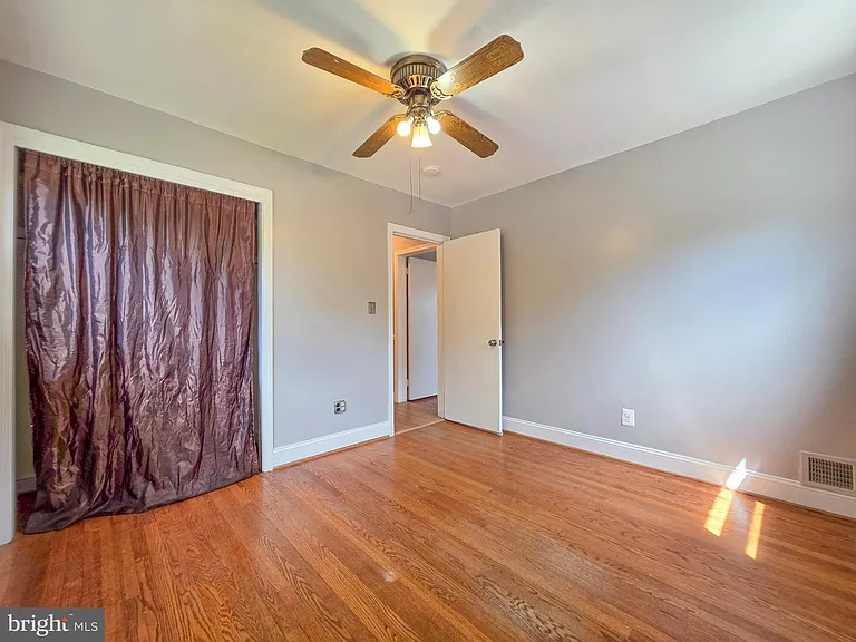 5921 Arlington Blvd — Photo 21