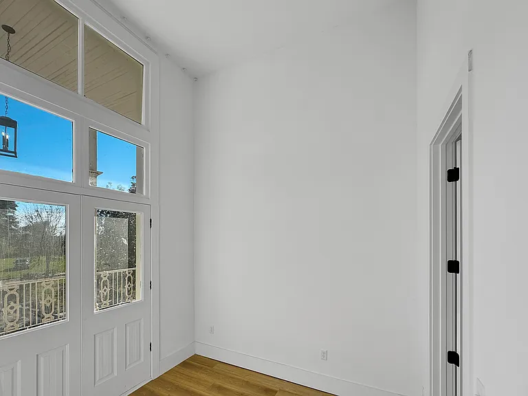 Holy Cross Apartments — Photo 7