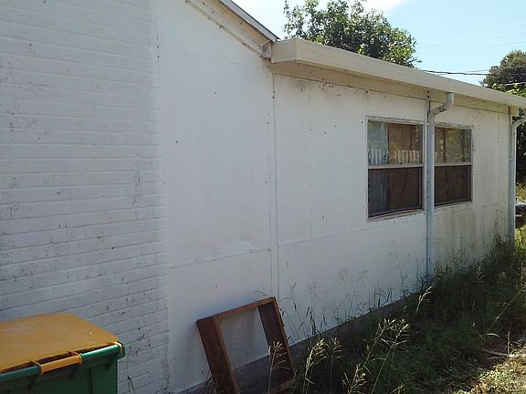 2nd image of 1209 N F St