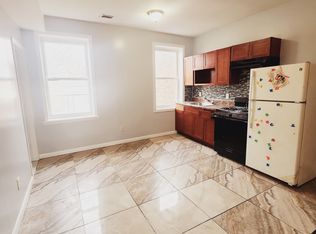 222 3rd St #1B, Elizabethport, NJ 07206