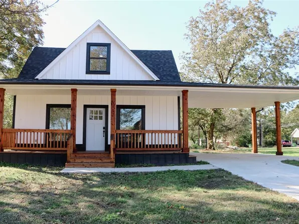 1117 N Barta Ave, Prague, OK 74864
