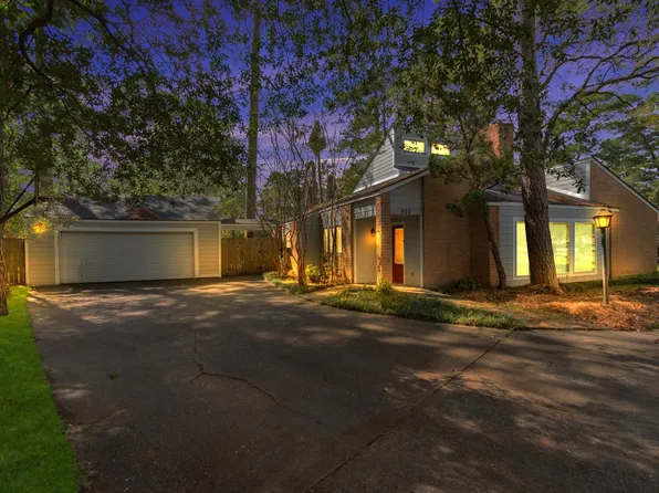 902 Golden Bear Ln, Humble, TX 77339