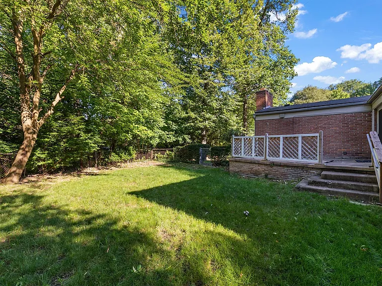 966 Woodlea St — Photo 22