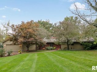 22 Wildwood Rd, Leland Grove, IL 62704