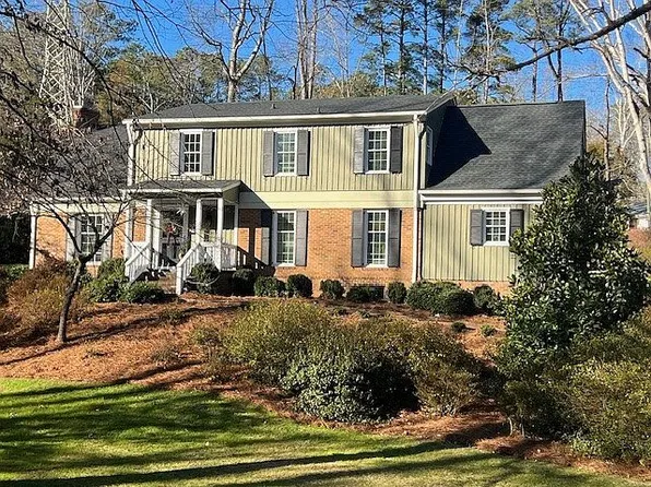 1302 Hermitage Rd, Sanford, NC 27330