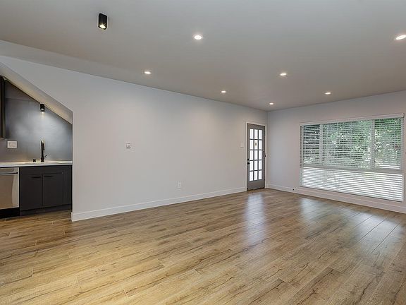 3rd image of 339 N Heliotrope Dr