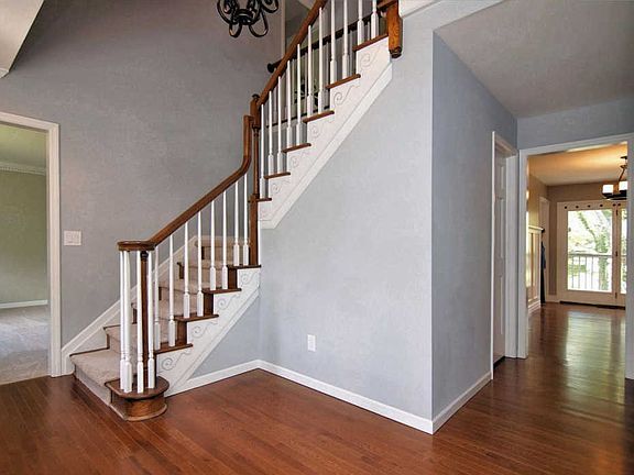 2nd image of 833 Woodscene Ct