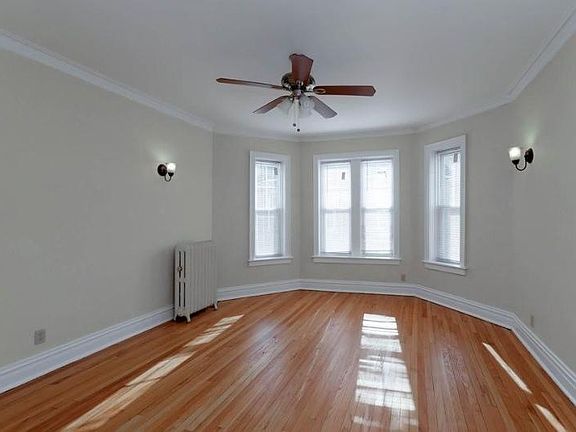 3rd image of 4439 N Greenview Ave APT 1n