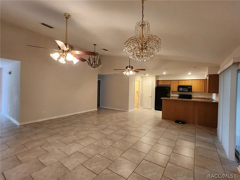 6521 E Grayson St — Photo 4