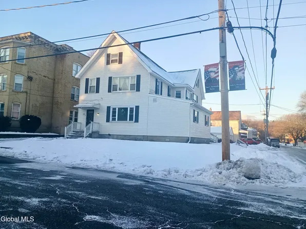 321 N 4th Avenue, Mechanicville, NY 12118