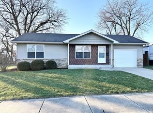 265 S Dearborn Ave, Bradley, IL 60915