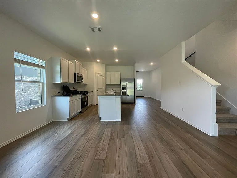2113 Four Waters Loop — Photo 4